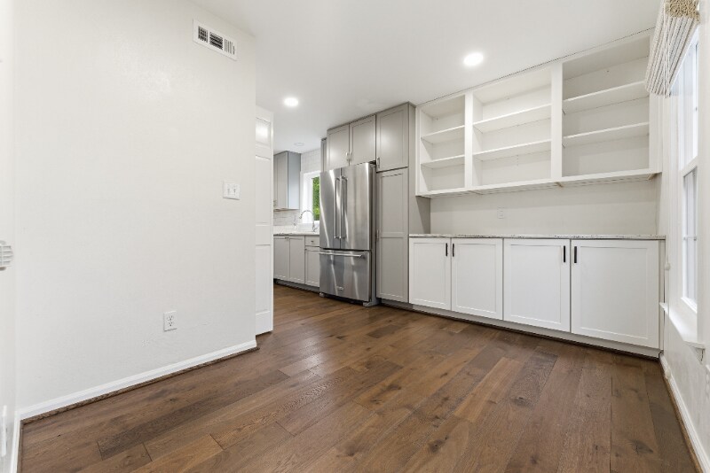 Building Photo - 210 73rd St