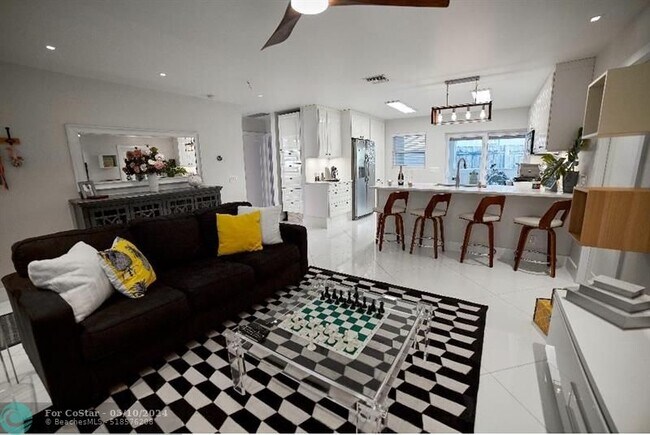 Building Photo - 327 Lancaster St