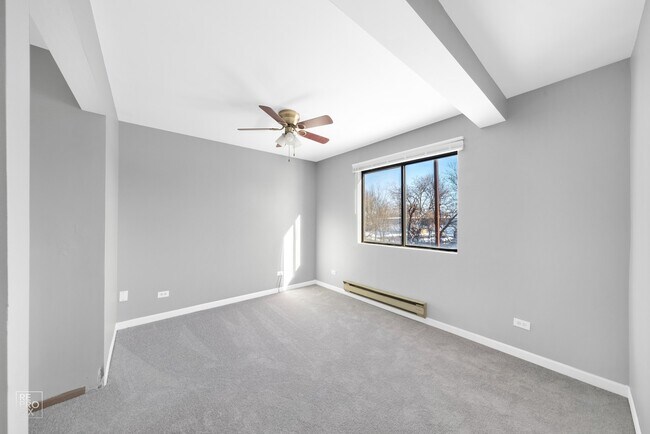 Building Photo - 651 S Virginia Rd