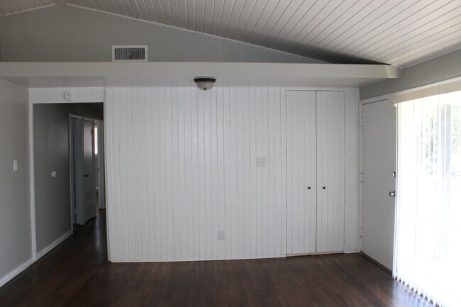 Building Photo - In the Heart of Midwest City *FIRST FULL MONTH FREE!!