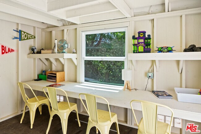 Building Photo - 6 Buckskin Ct