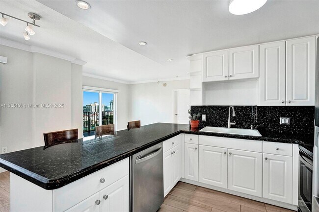 Building Photo - 1627 SW 37th Ave