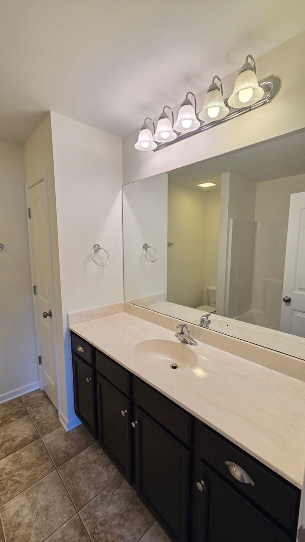 Building Photo - SAYLOR'S WATCH - 3 Bedroom Townhome in Monkey Junction/South Wilmington!