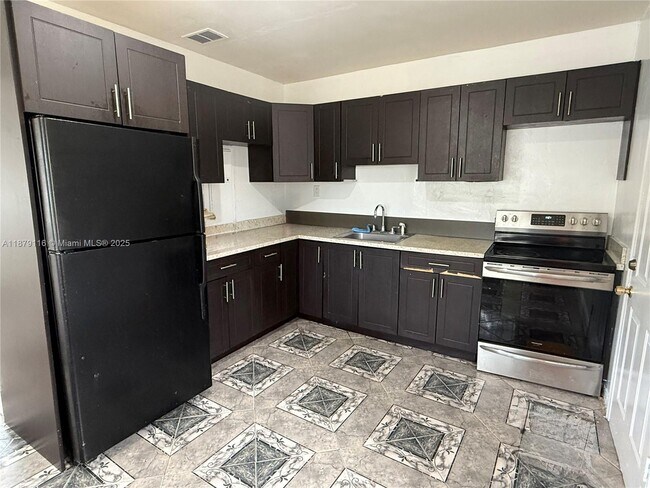 Building Photo - 1511 NW 45th St