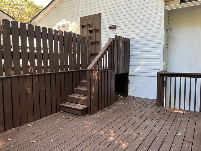 Building Photo - 230 Habersham Dr