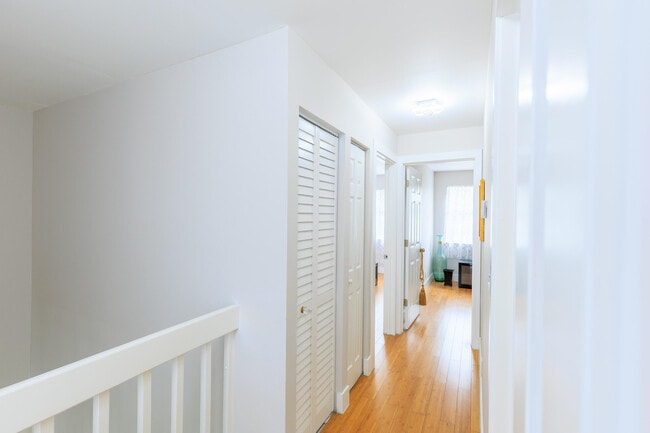 Building Photo - 5241 Jog Ln