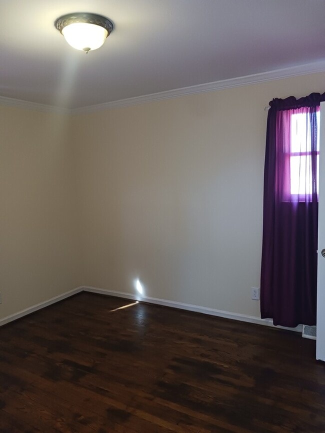 Building Photo - 7992 Lester Rd