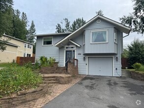 Building Photo - Charming 4 Bedroom, 2 Bath Home in Peacefu...