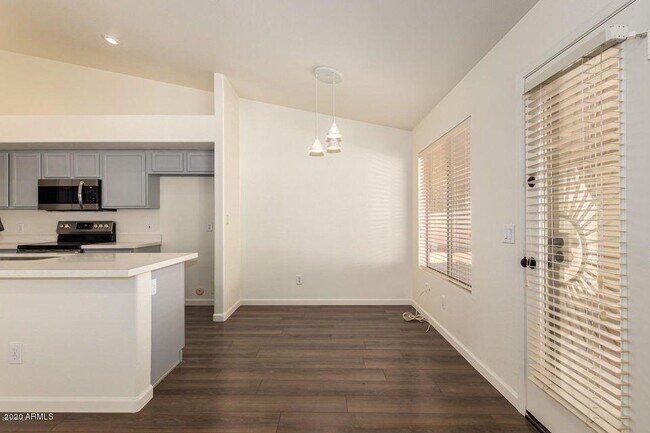 Building Photo - 6444 W Tonto Dr