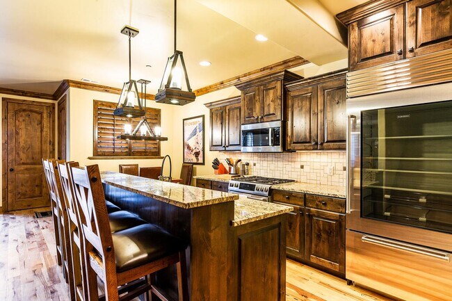 Building Photo - Furnished Townhome in Jeremy Ranch