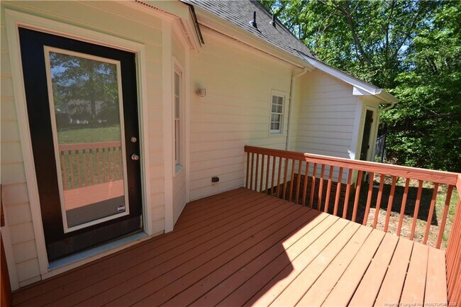 Building Photo - 804 Curtiss Dr