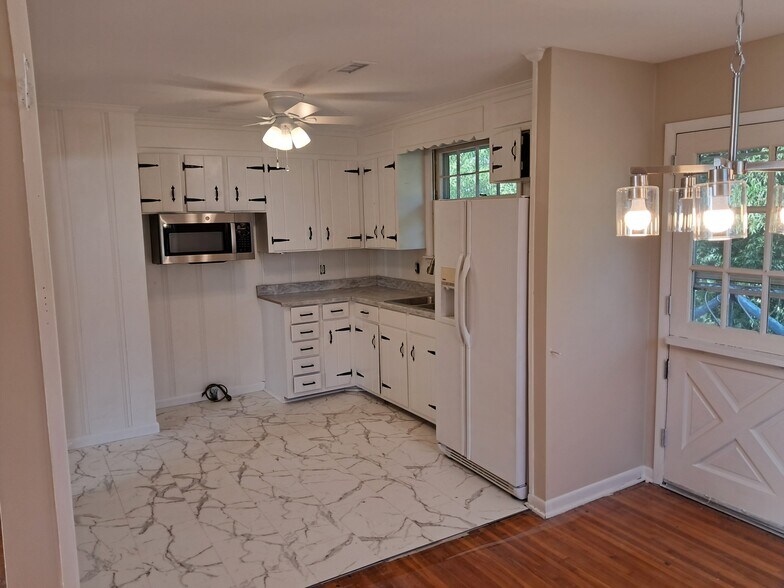 Building Photo - 3729 Faulkner Dr