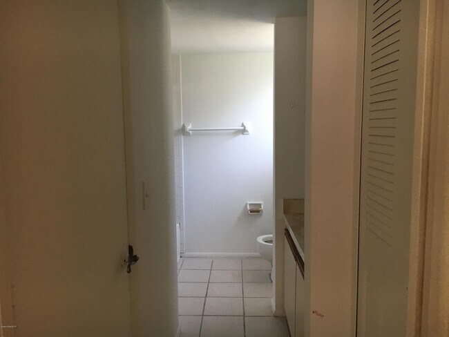 Building Photo - 987 Sonesta Ave NE