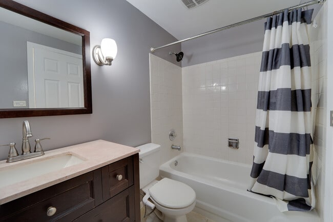 Building Photo - 329 Grissom Ct