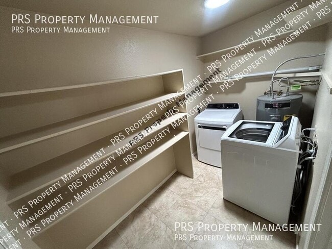 Building Photo - 551 S Lesueur-Unit 3