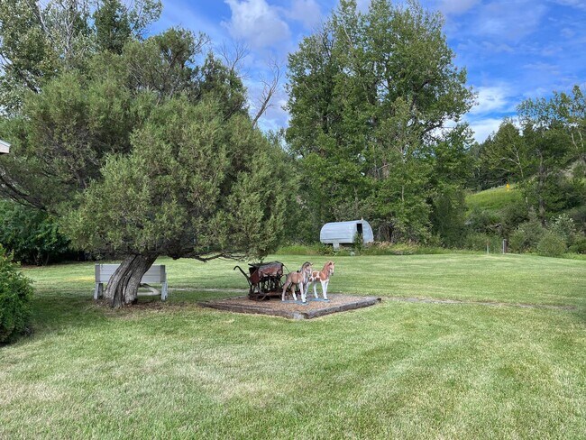 Building Photo - 3 Bdr, 2 Bath, home in beautiful Shields V...