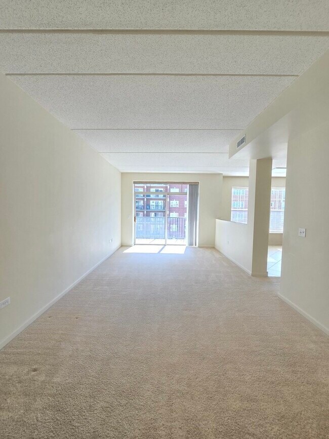 Building Photo - 656 Pearson St