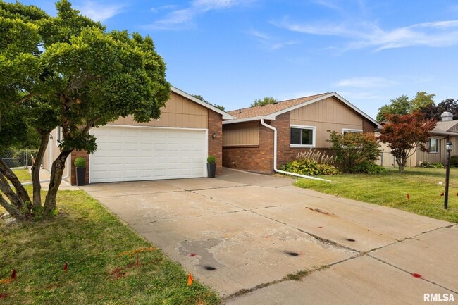 Building Photo - 107 Chestnut Dr