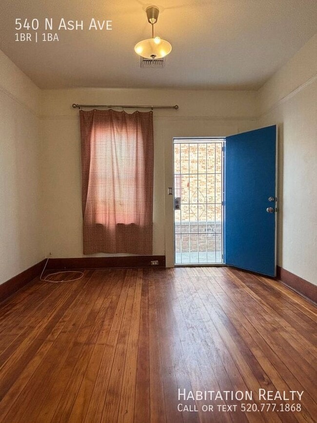 Building Photo - 540 N Ash Ave