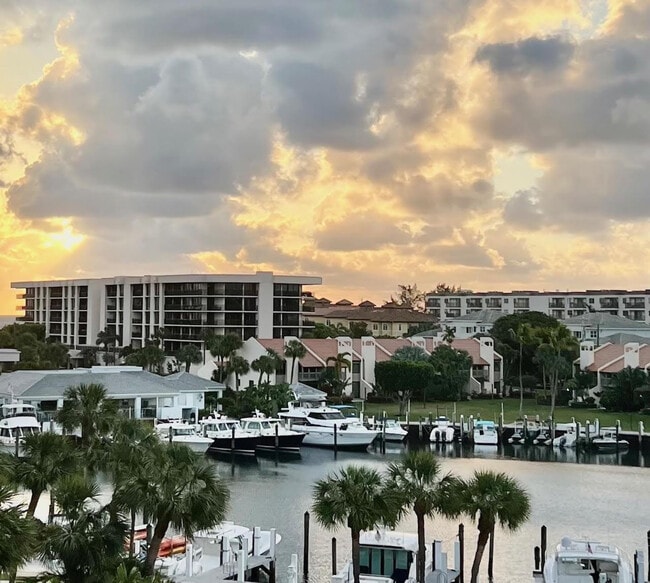 Building Photo - 2701 N Ocean Blvd