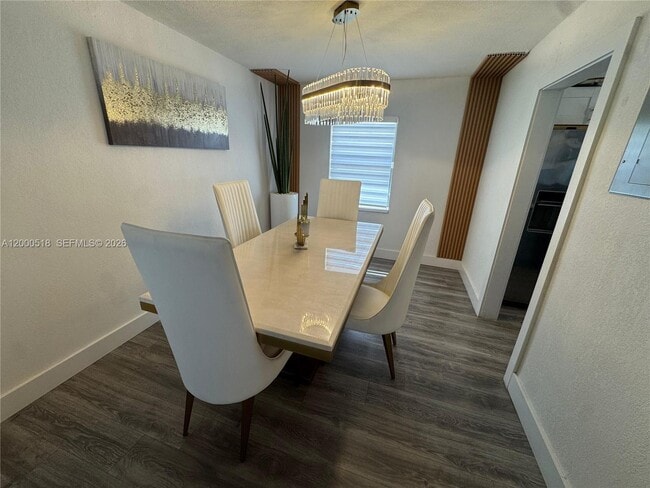 Building Photo - 427 NW 19th Ave