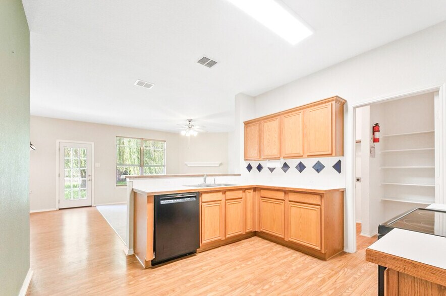 Building Photo - 11705 Pinyon Pine Dr