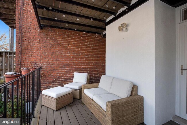 Building Photo - 1753 Swann St NW