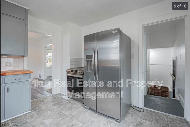 Building Photo - 1033 Chandler Ave