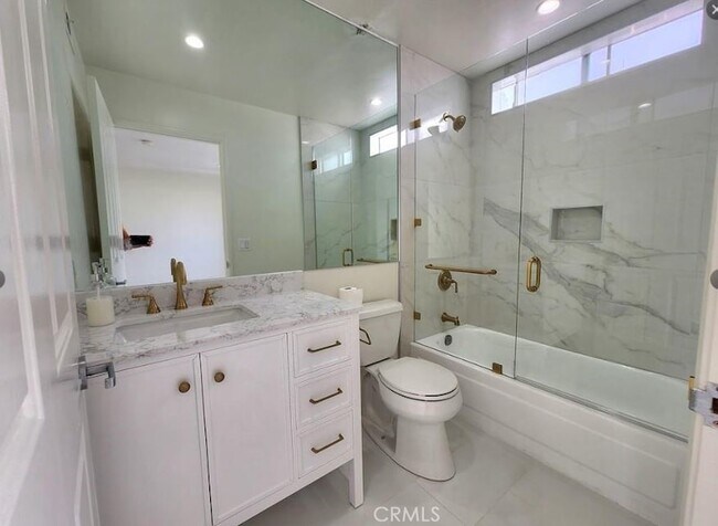 Building Photo - 14631 Dickens St