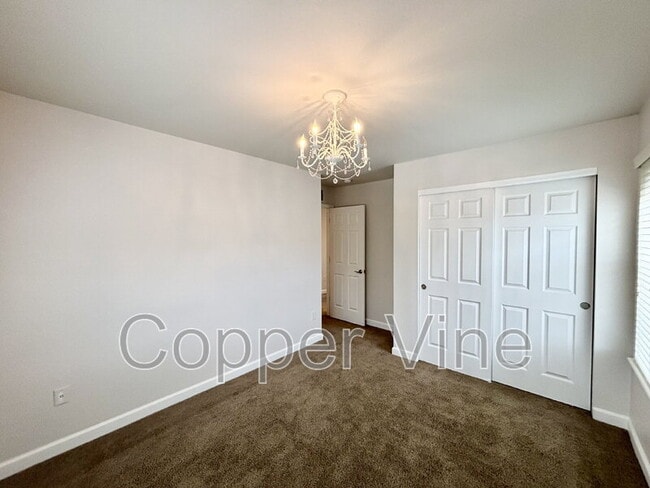 Building Photo - 3266 Yale Dr