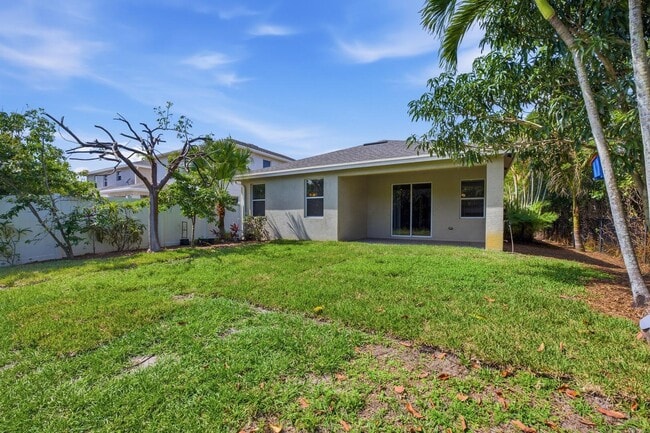 Building Photo - 4010 Tomoka Dr