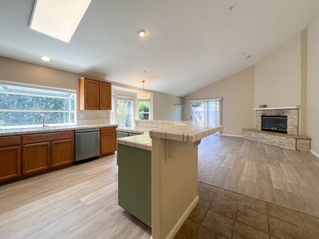 Building Photo - Spacious Single-Level 3-Bedroom Home in Desirable North Napa