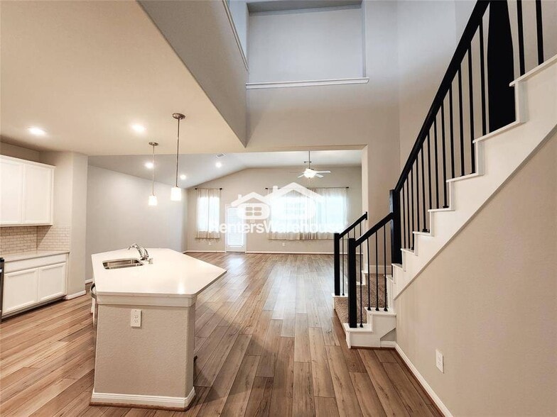 Building Photo - 10714 Clfs Vw Dr