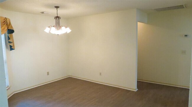 Building Photo - 35 Cottage Grove Pl