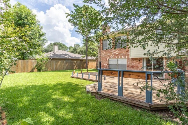 Building Photo - 2458 Parkwood Ln