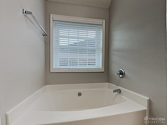 Building Photo - 3282 Newtons Crest Cir