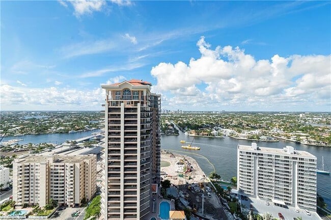 Building Photo - 101 S Fort Lauderdale Beach Blvd