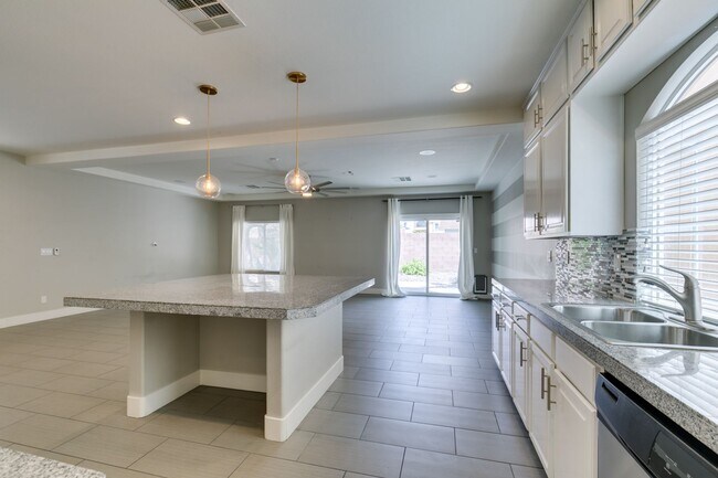 Building Photo - 4586 W Camero Ave