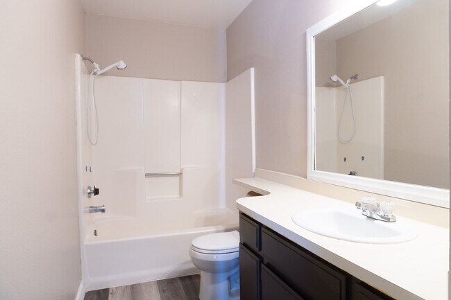 Building Photo - 825 Capehart Ct