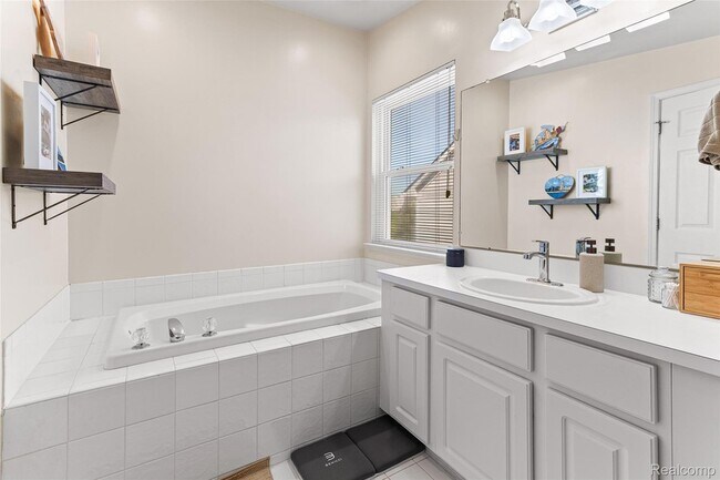 Building Photo - 1484 Chapleau Dr