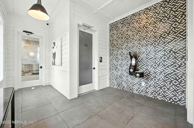 Building Photo - 24 Tradesman Ln