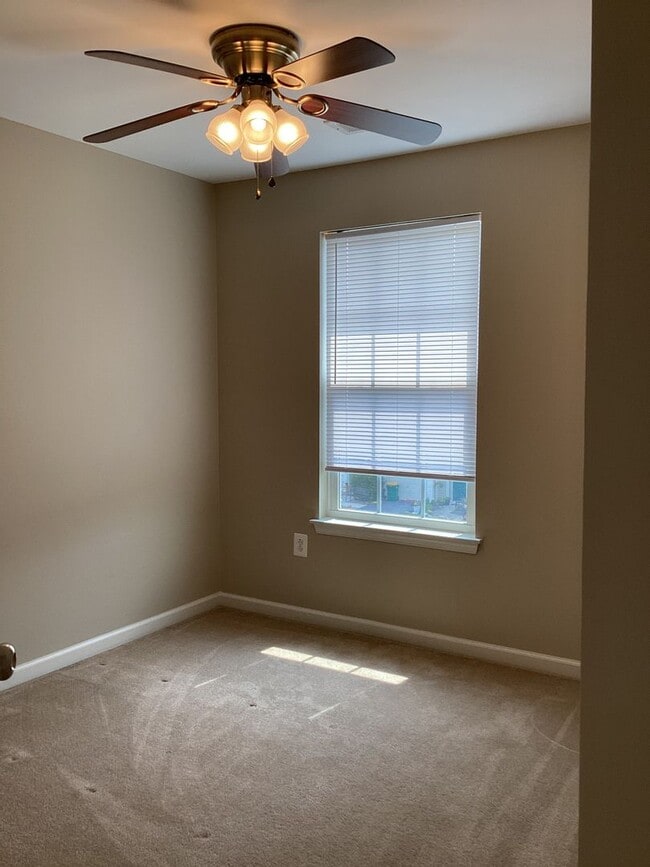 Building Photo - 12475 Jackson Ave