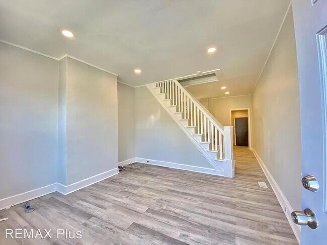 Building Photo - 2769 Helen St