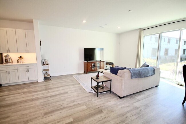 Building Photo - 1138 Desert Candle Dr