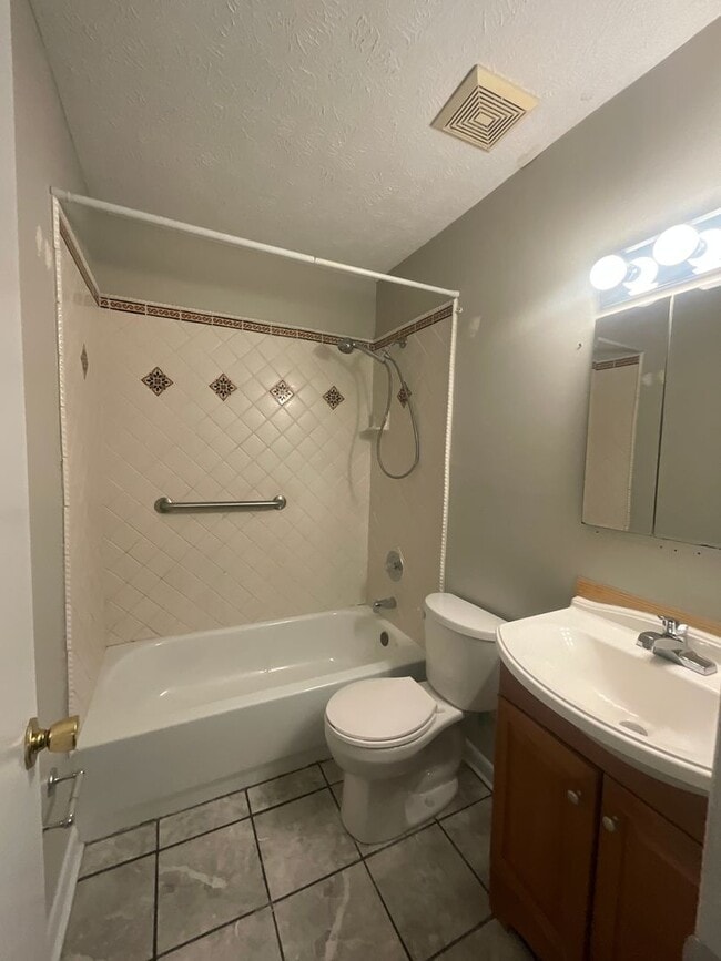 Building Photo - 4326 Bridge St