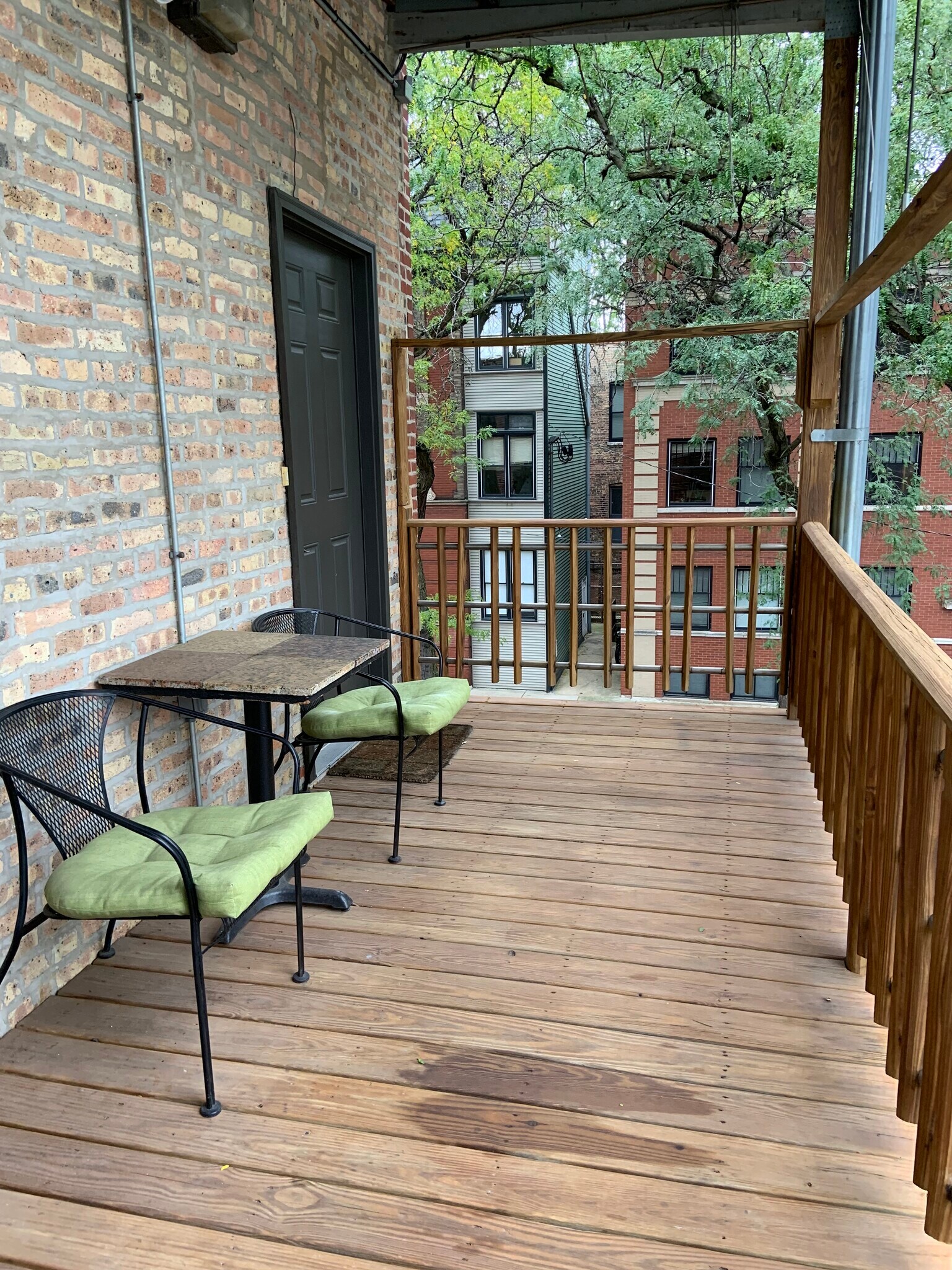 Building Photo - 1253 N Hoyne Ave
