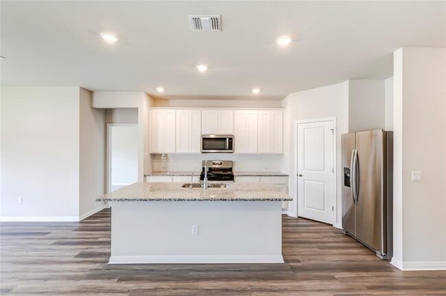 Building Photo - 4905 Hazelnut Ln