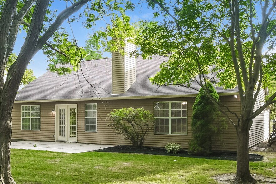 Building Photo - 7667 Bayridge Dr