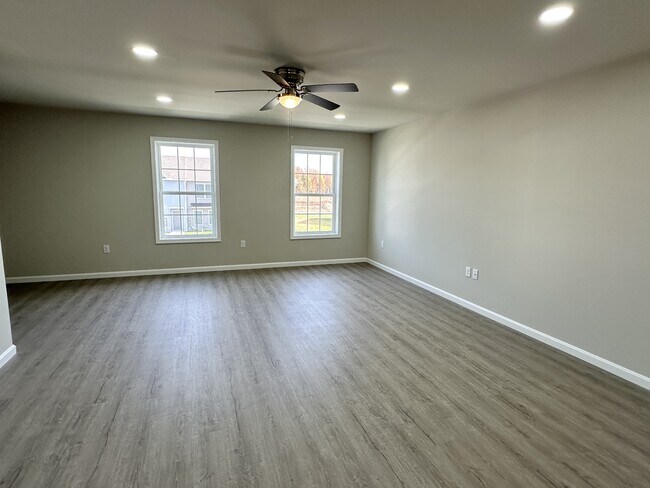 Building Photo - 226 Rojan Rd