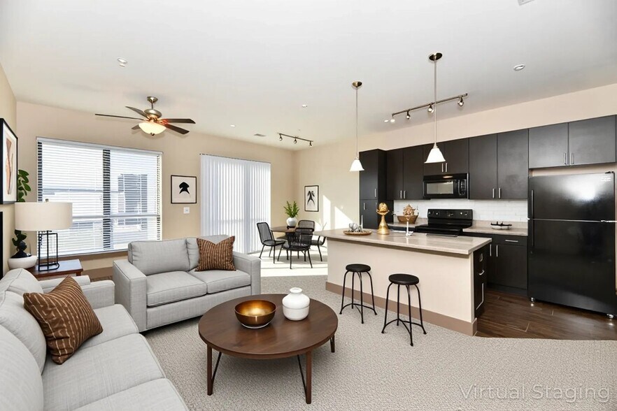 Interior Photo - Mezz 42